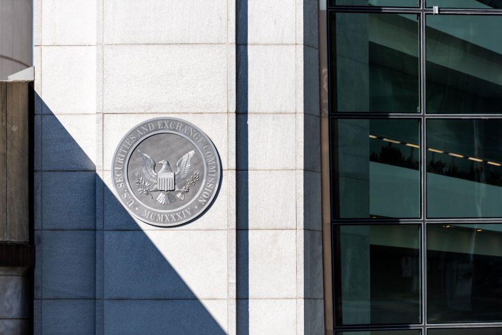 Voormalig SEC Voorzitter Bestempelt Merendeel Cryptos Als Effect